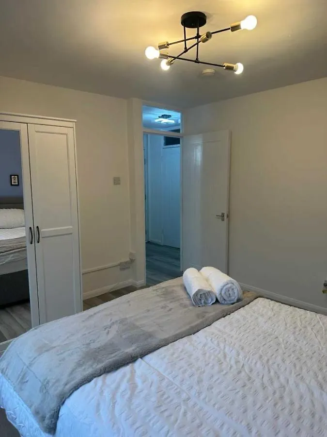 Stylish Apartment At Carlton Grove London